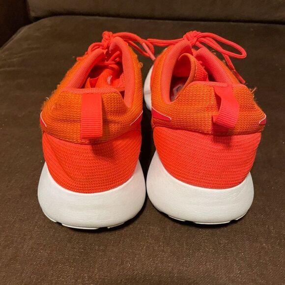 Bright Orange Nike Roshe Run Mens 10.5 US 44.5 EUR Fabric Mesh Uppers White sole - Picture 12 of 15